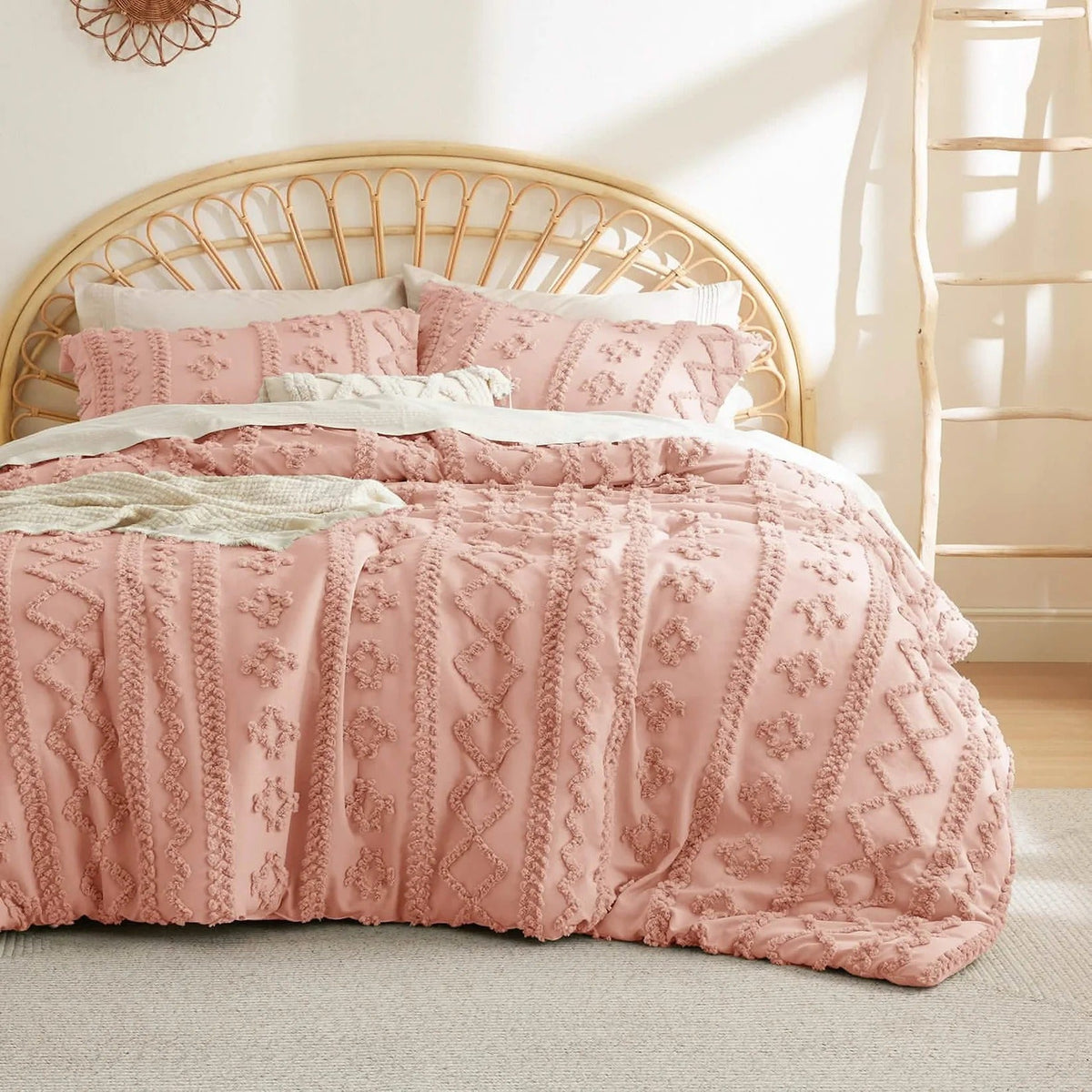 Cozy pink tufted bedding